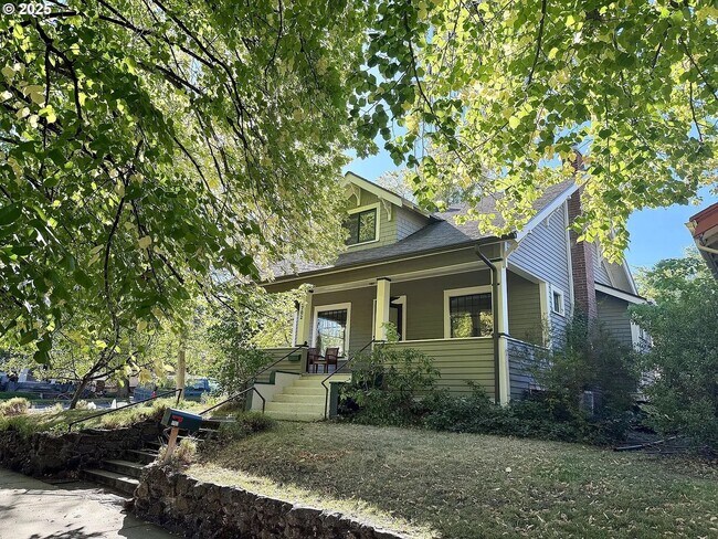 Photo - 1702 Cedar St