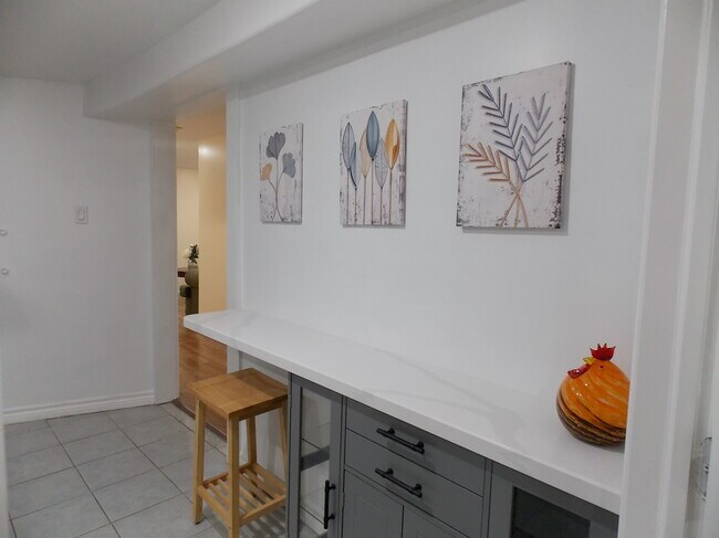 Photo - 712 Lublin Av Unit LOWER