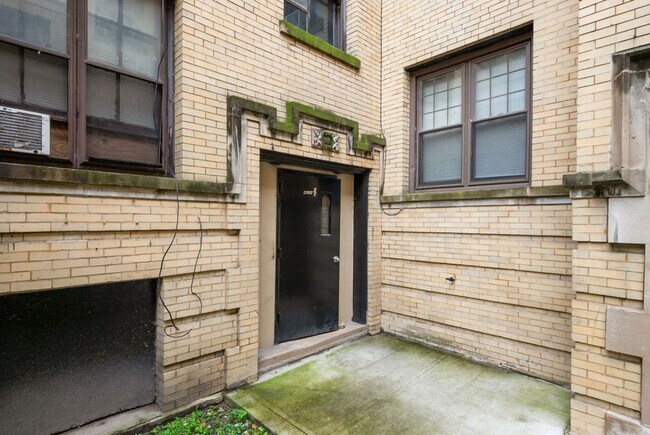 Photo - 4230-38 Michigan