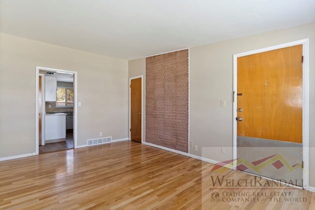 Photo - 2 Bed 1 Bath Roy Triplex