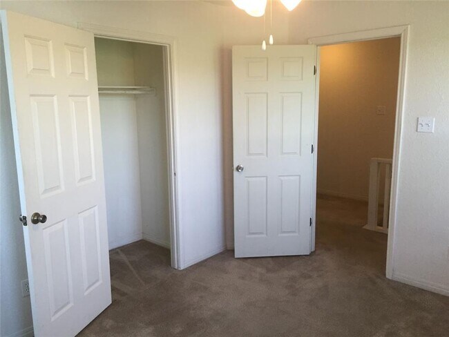 Building Photo - 2712 San Pedro St Unit B