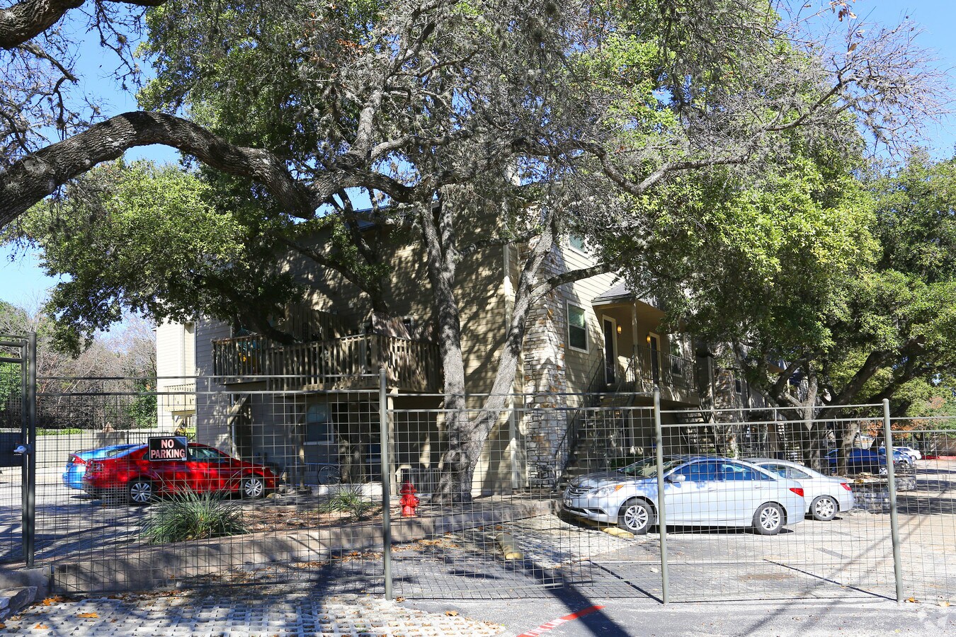 Photo - Ceniza Condominiums