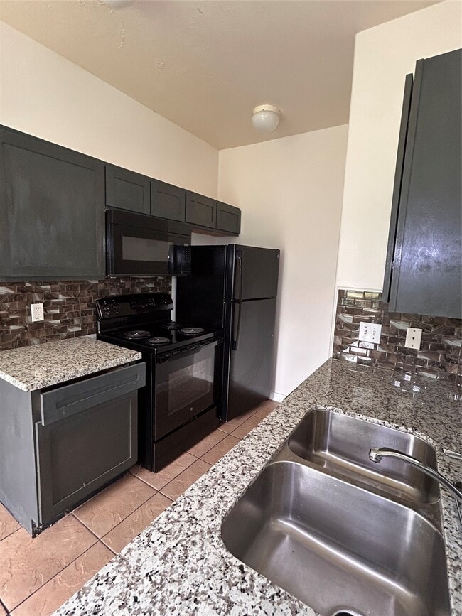 Building Photo - 6839 Larkstone St