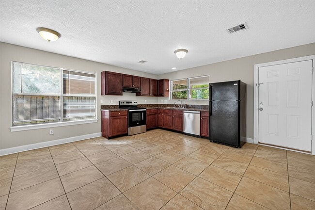 Building Photo - 406 Texas St Unit False