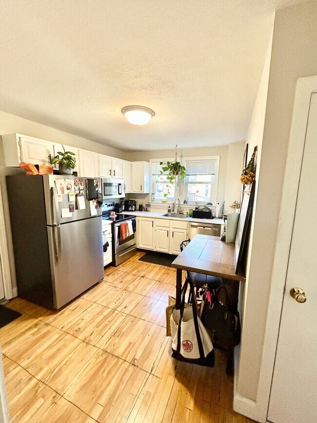 Photo - 929-931 Broadway Unidad First Floor 931 Broadway