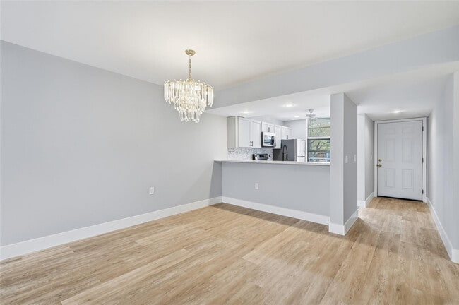 Photo - 1717 Whitehall Dr Unit 205