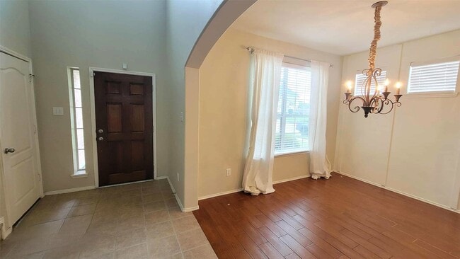 Photo - 2105 Kingwood Dr