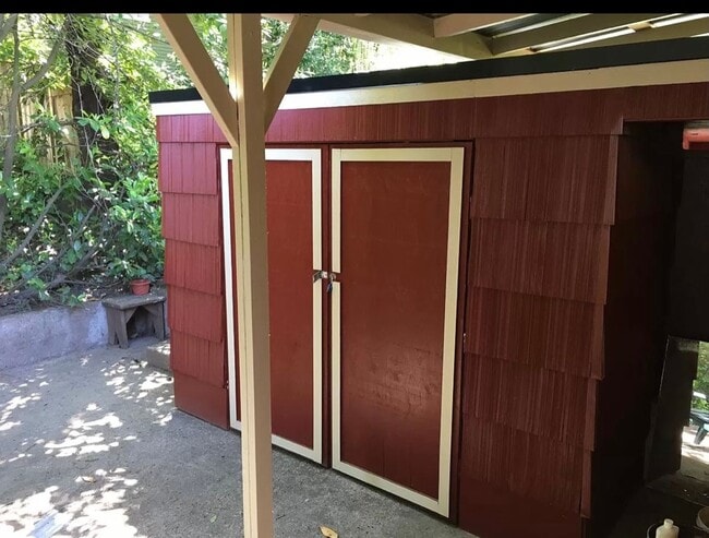 Photo - 3 bedroom 1 bathroom house close to Hendricks Park!
