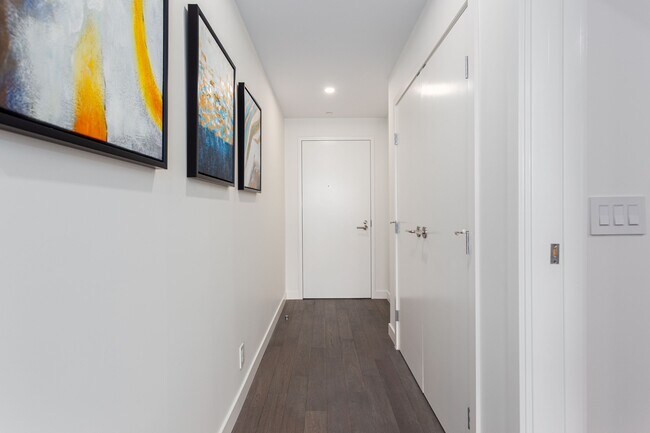 Photo - 1480 Howe St