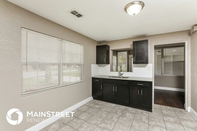 Photo - 19 Volusia Dr