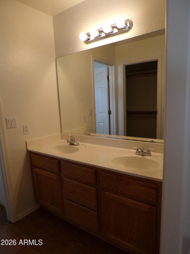 Photo - 610 S Azure Dr