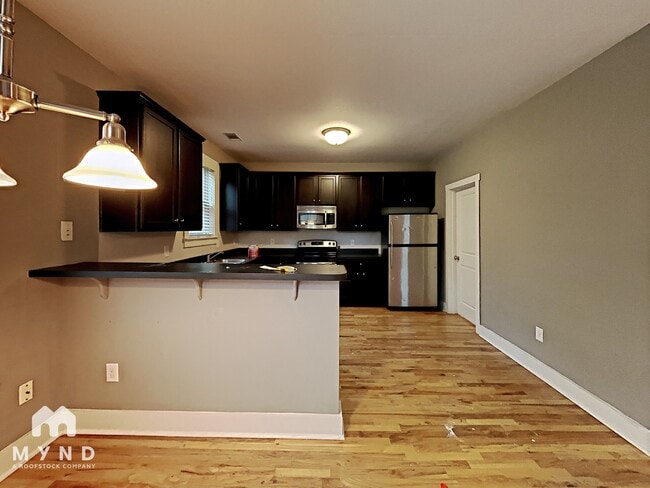 Photo - 183 Herring St