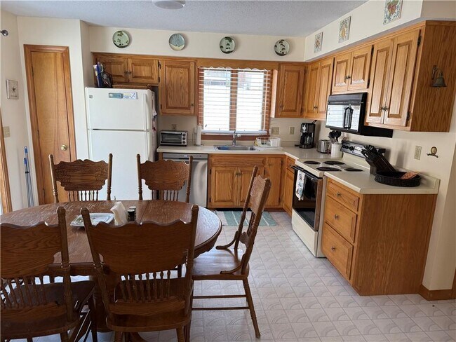 Photo - 630 Green Hill Beach Rd