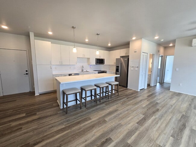 Building Photo - Hoopili Kaikea 2br/1ba with 1-car garage & stall Unit 411