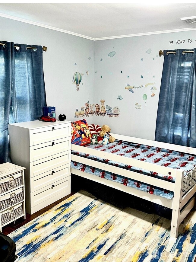 Photo - 985 Arnet Ave