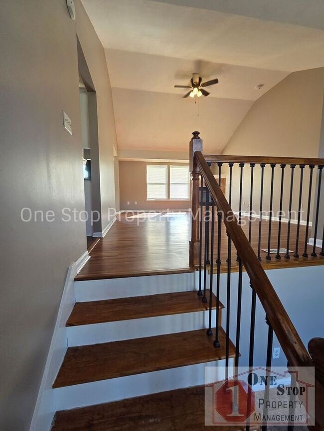 Photo - Spacious 3 bedroom/ 2.5 bath with a finished basement!!