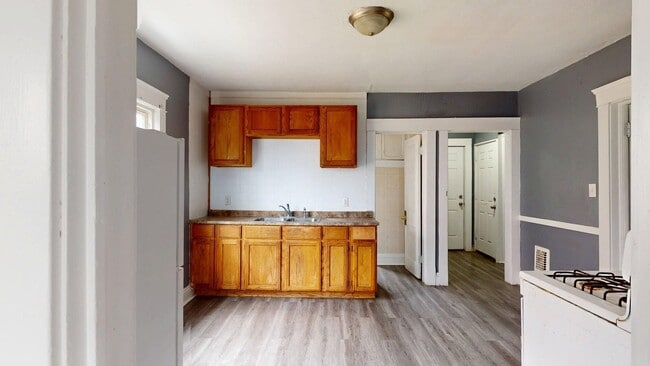 Building Photo - 12523 Forest Ave Unit 2