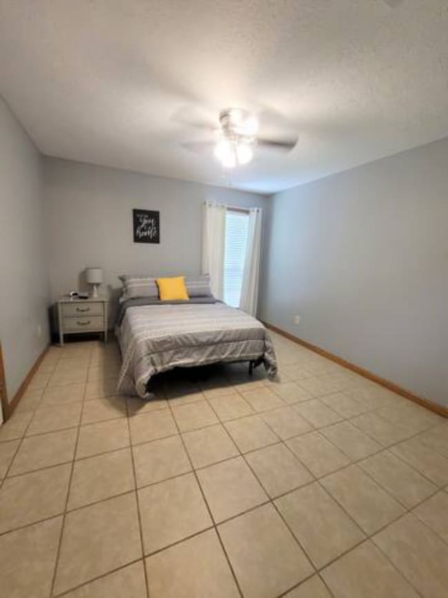 1408 Christie Dr
