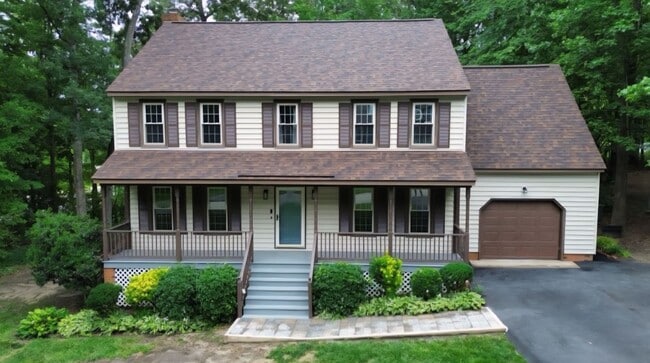 Building Photo - Spacious 5 Bedroom Home for Rent – Great Location!