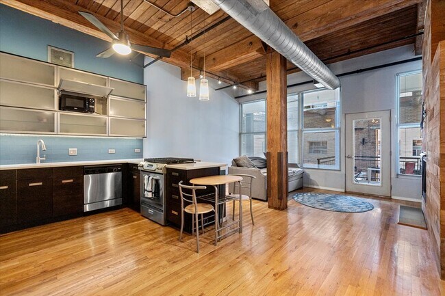 Building Photo - 1000 W Washington Blvd Unit 230