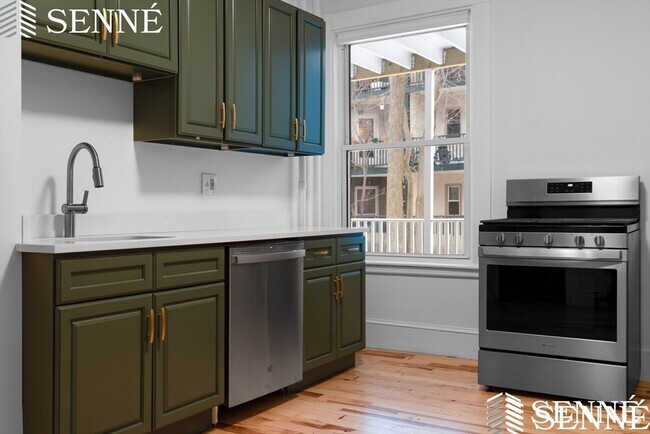 Building Photo - 19 Trowbridge St Unit 1 Rental