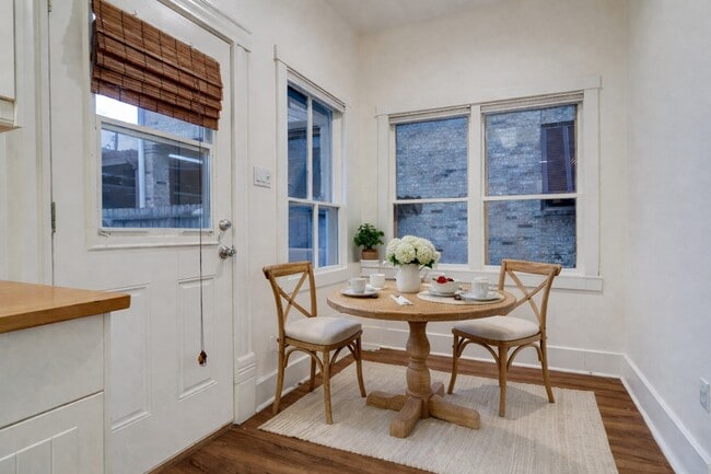 Photo - 936 Columbia St