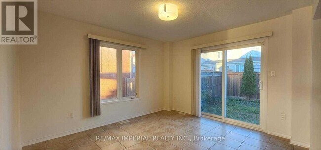 Photo - 1423 Rennie Street