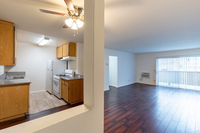 2BR, 1.5BA - 950-1100SF