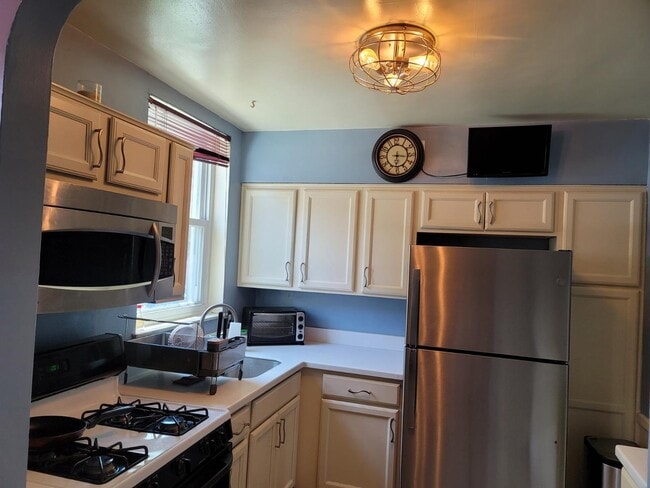 Photo - 615 E 55th St Unidad 1st fl