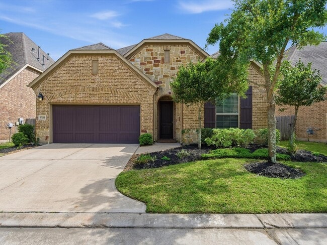 Building Photo - 13211 Pkwy Meadows Dr