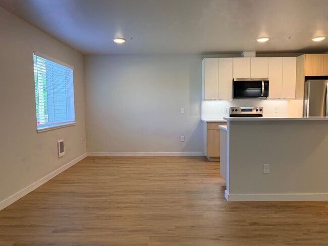 Columbia Square Apartments A-H