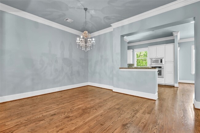 4631 Regent Manor Dr