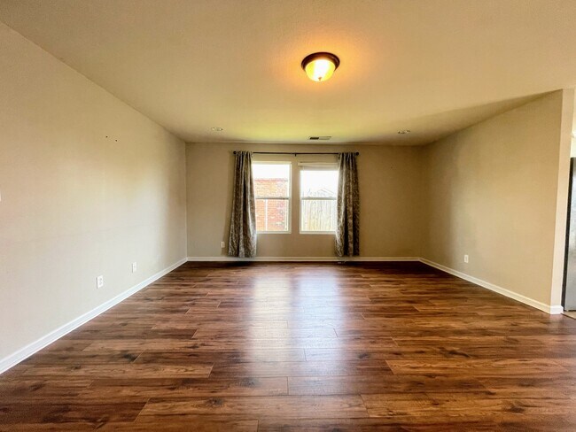 Photo - 3412 Castlecreek Dr SW