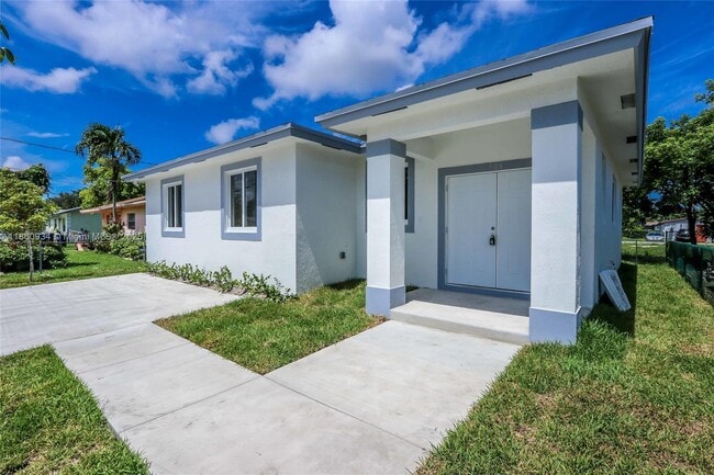 Building Photo - 806 NW 5th Ave Rental