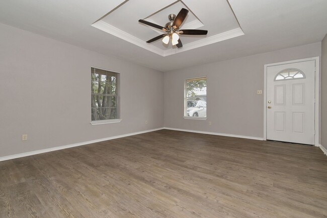 Photo - 4008 Templeton St