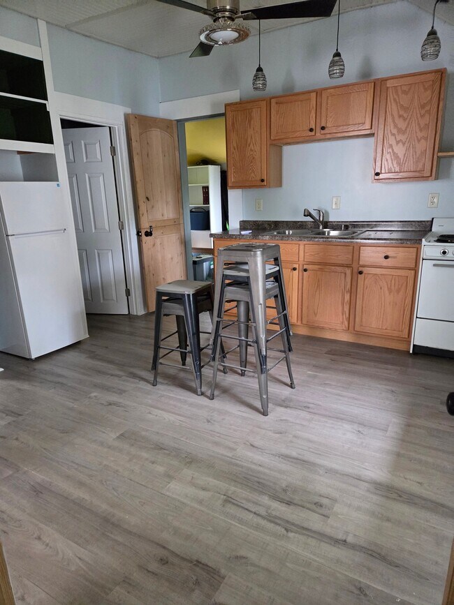 Photo - 118707 Logger St Unit Upper
