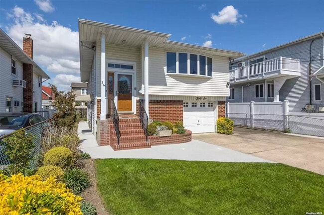 Building Photo - 36 2nd Ave Unit A