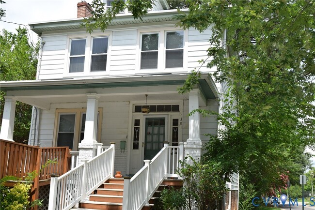 Building Photo - 301 W 30th St