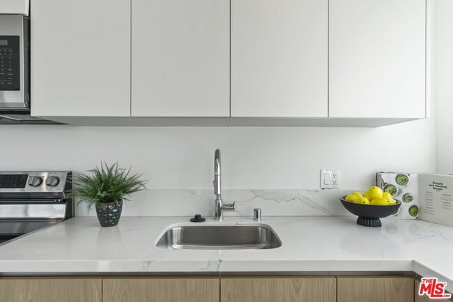 Photo - 10918 Camarillo St Unit 301