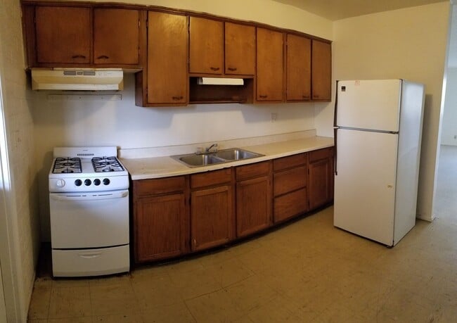 913 E Spence Ave Unit 2