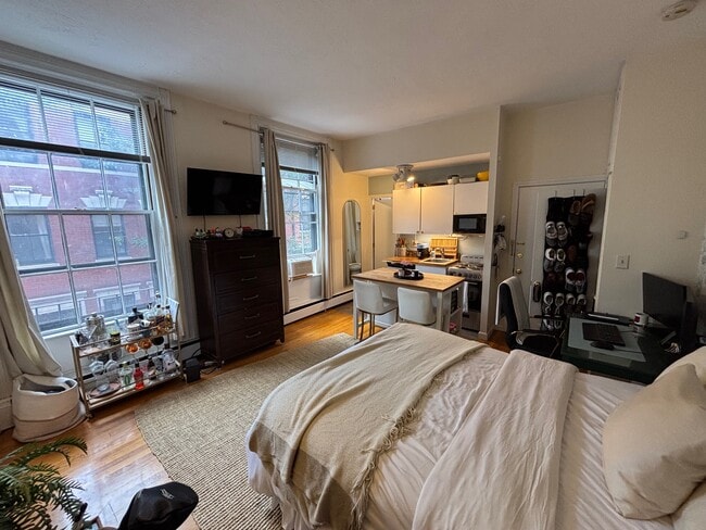 Photo - 13 S Russell St Unit 2
