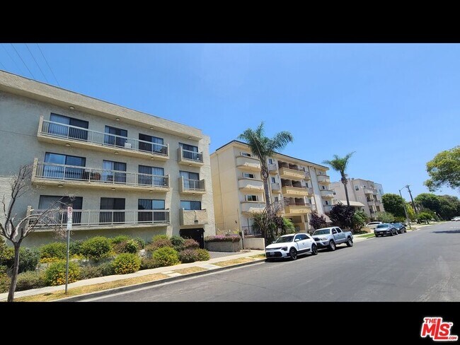 Building Photo - 1818 Glendon Ave Unit 103 Rental
