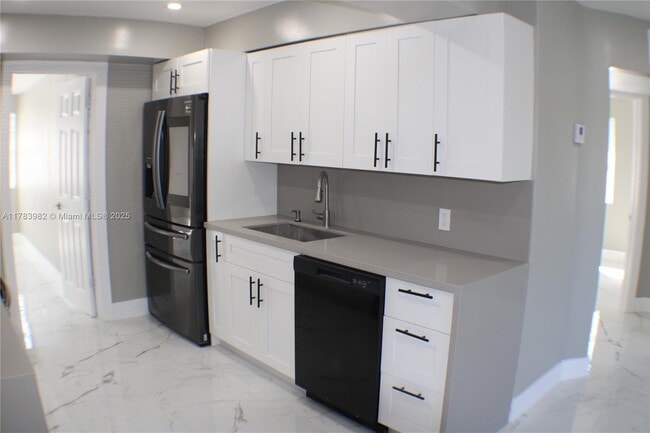 Photo - 515 S 61st Ter