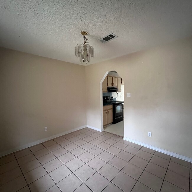 Photo - 161 Pinehill Mnr