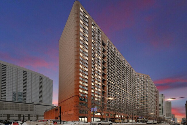 Photo - 211 E Ohio St