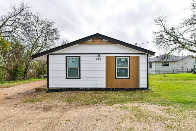 Photo - 1106 Brewster Ave