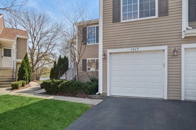 Building Photo - 1917 Windsong Dr