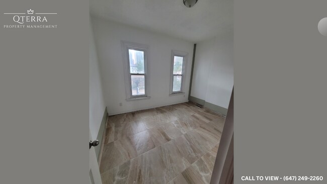 Photo - 234 King St W