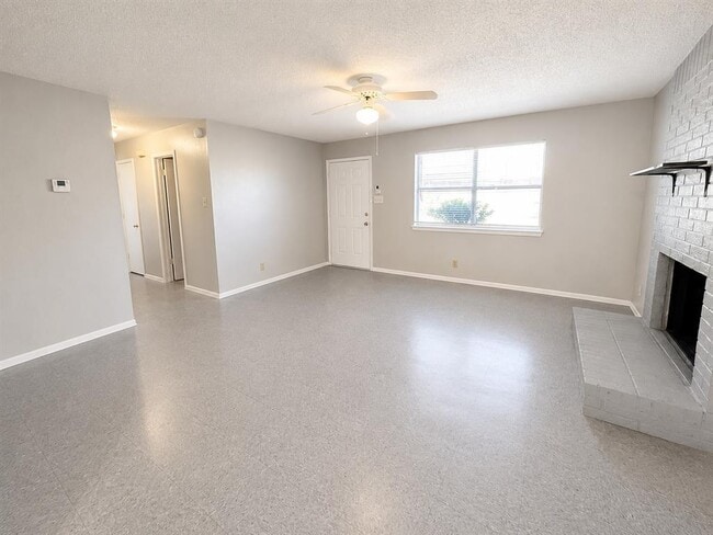 Photo - 507 Thelma Dr