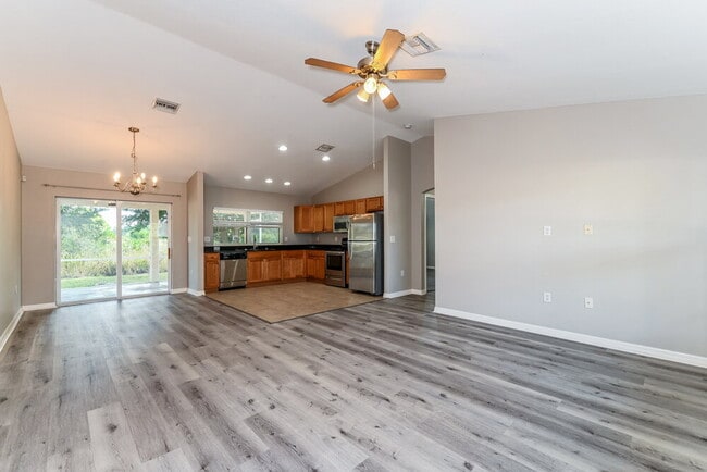 Photo - 917 Hillcrest Ave